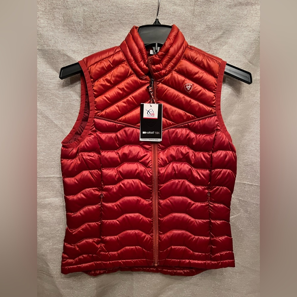 NWT Ariat Tek  women’s Ideal Down Vest light and packable